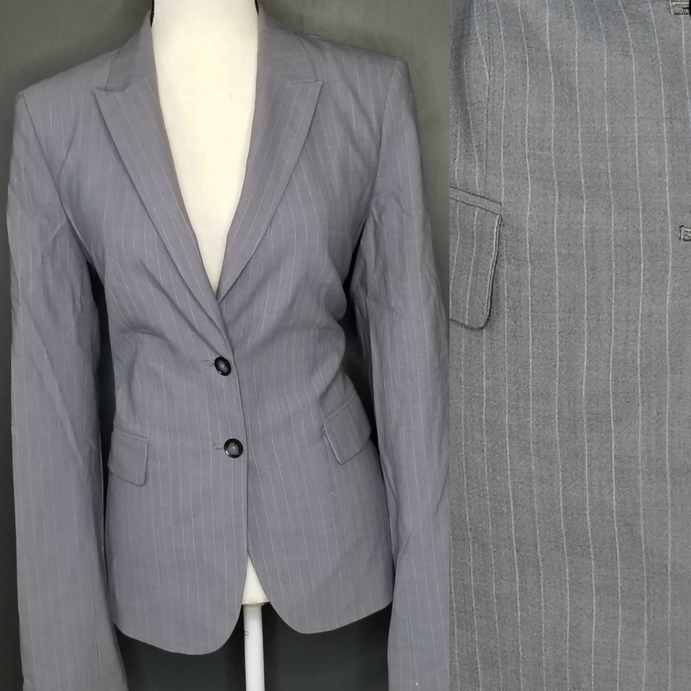 BANANA REPUBLIC Pinstriped blazer Tall size 8!